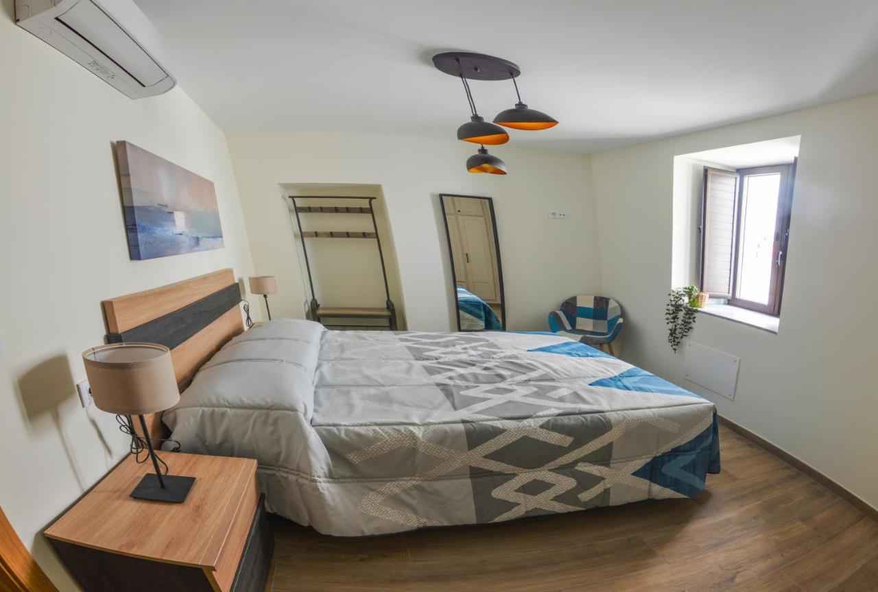 Apartamentos Turisticos Hornillo Caces 外观 照片