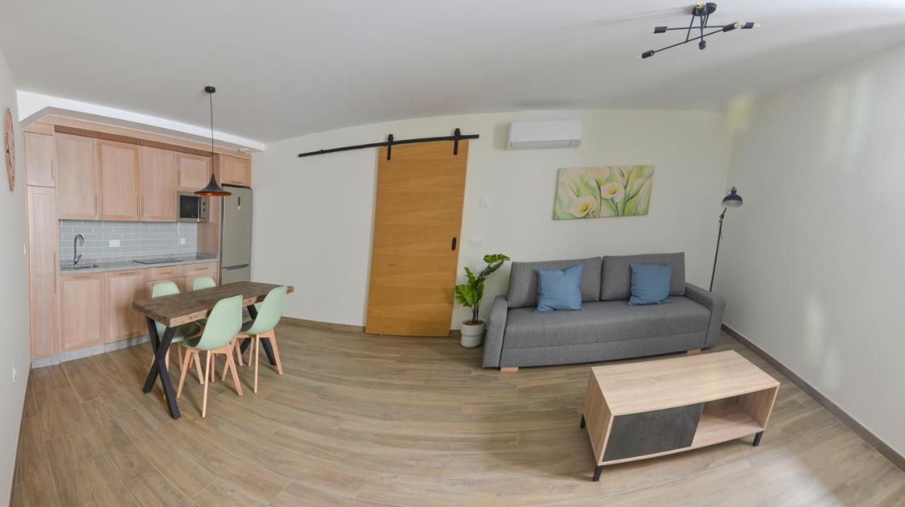Apartamentos Turisticos Hornillo Caces 外观 照片